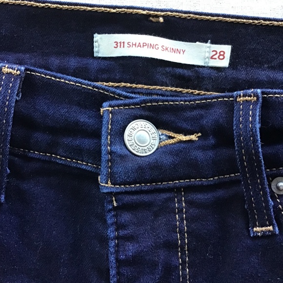 Levi’s women’s size 28, 311 shaping skinny, dark wash. - Picture 4 of 5